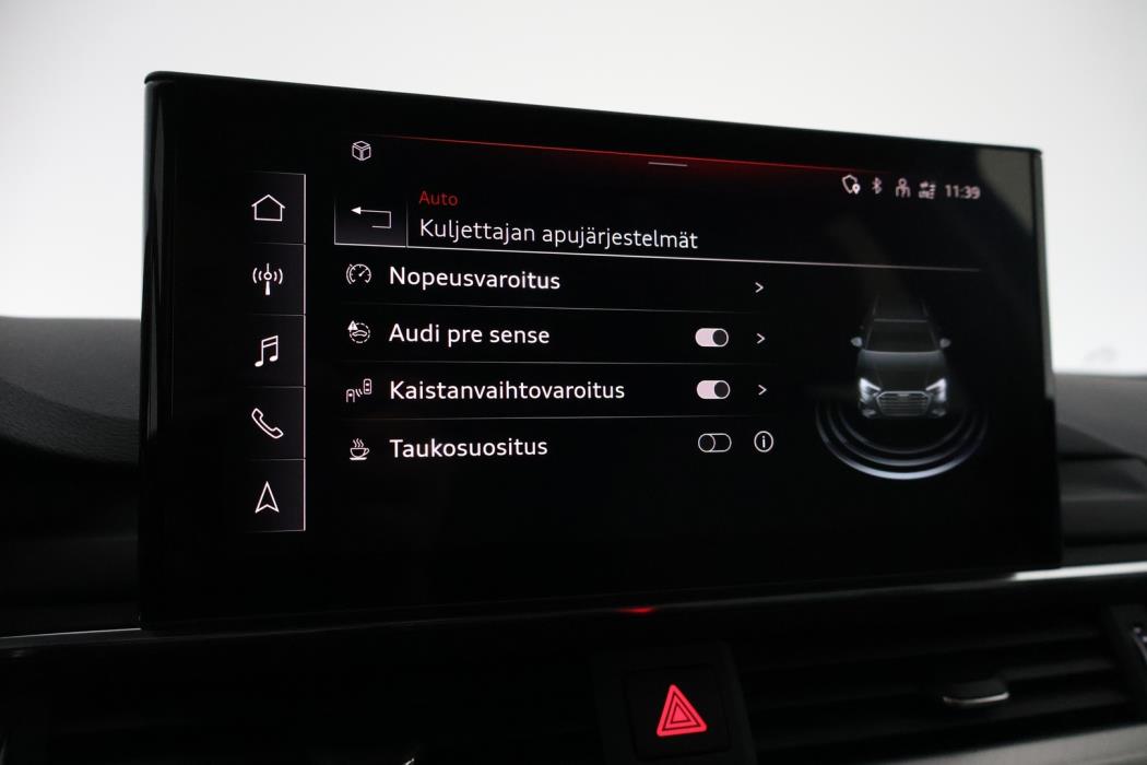 AUDI A4 2023