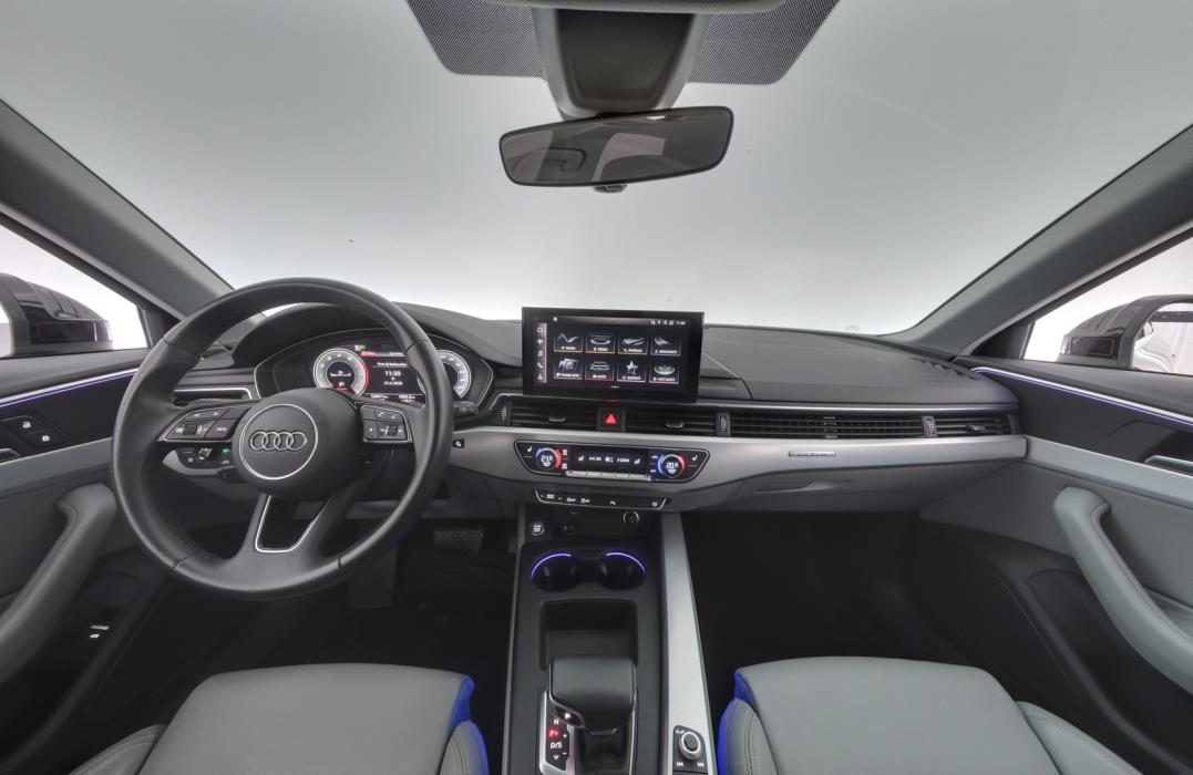 AUDI A4 2023