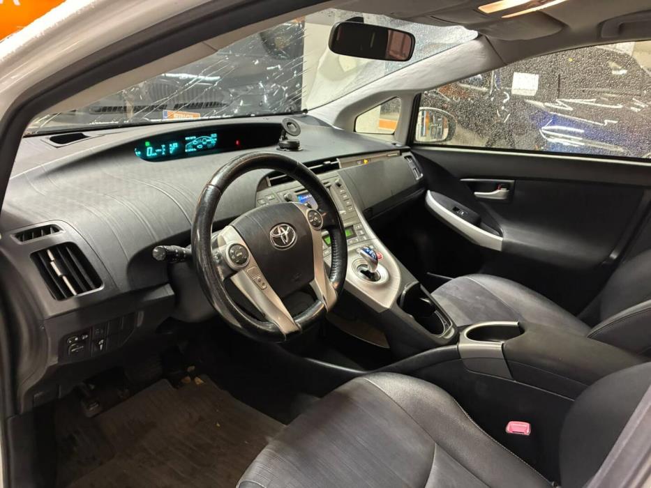 TOYOTA Prius Plug-in 2012