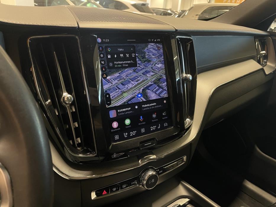 VOLVO XC60 2023