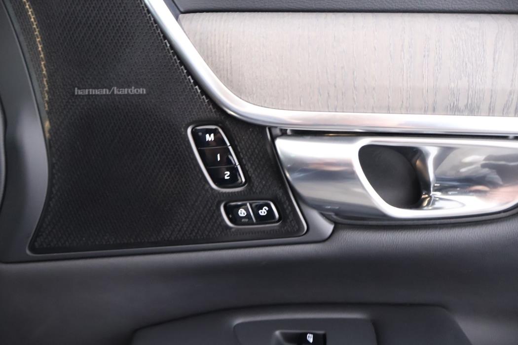 VOLVO V90 2023