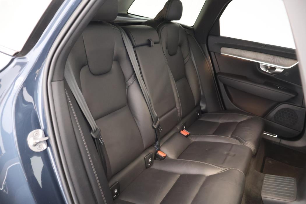 VOLVO V90 2023