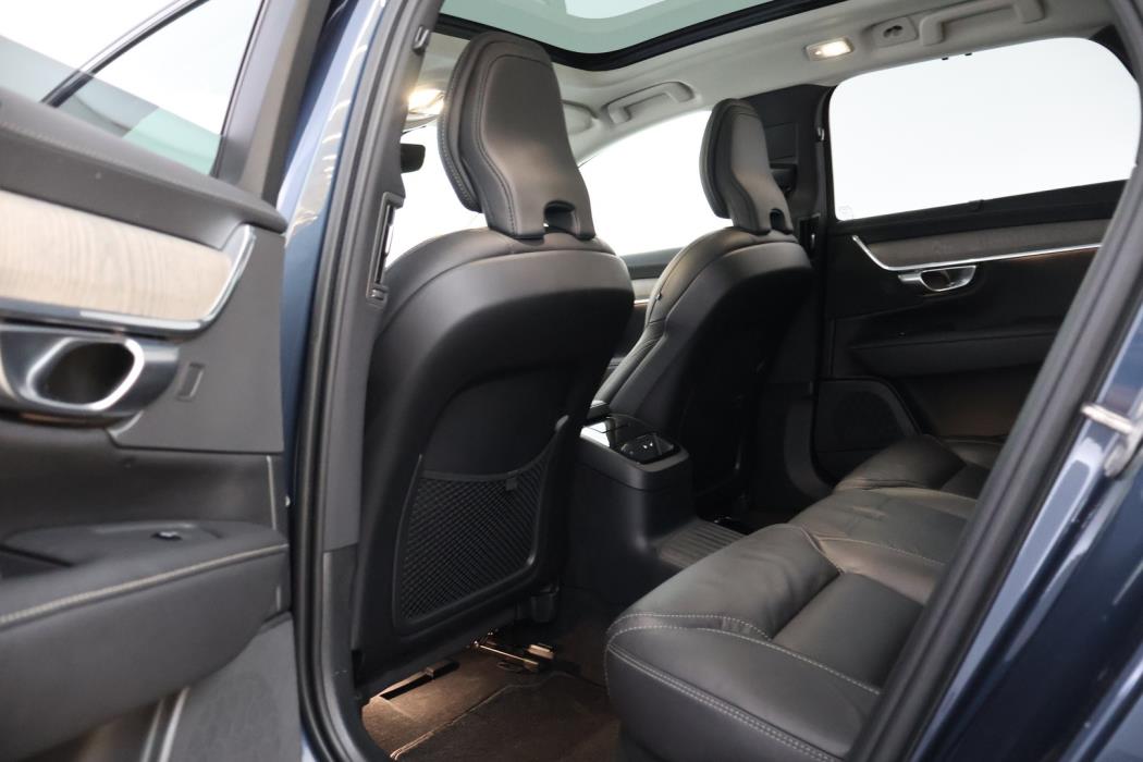 VOLVO V90 2023