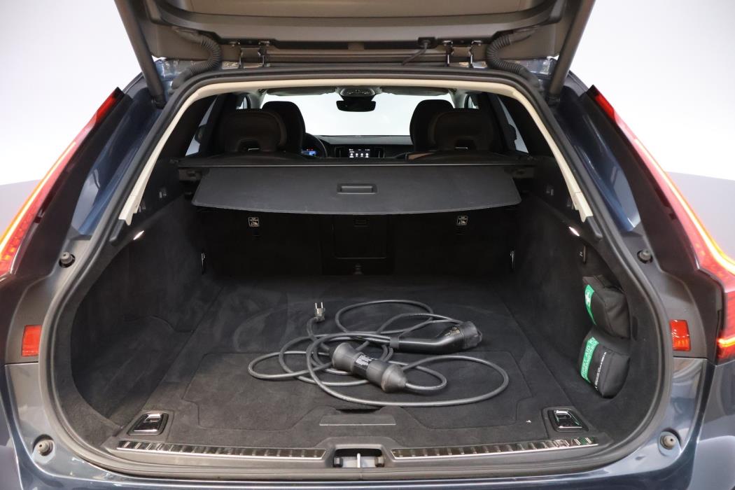 VOLVO V90 2023