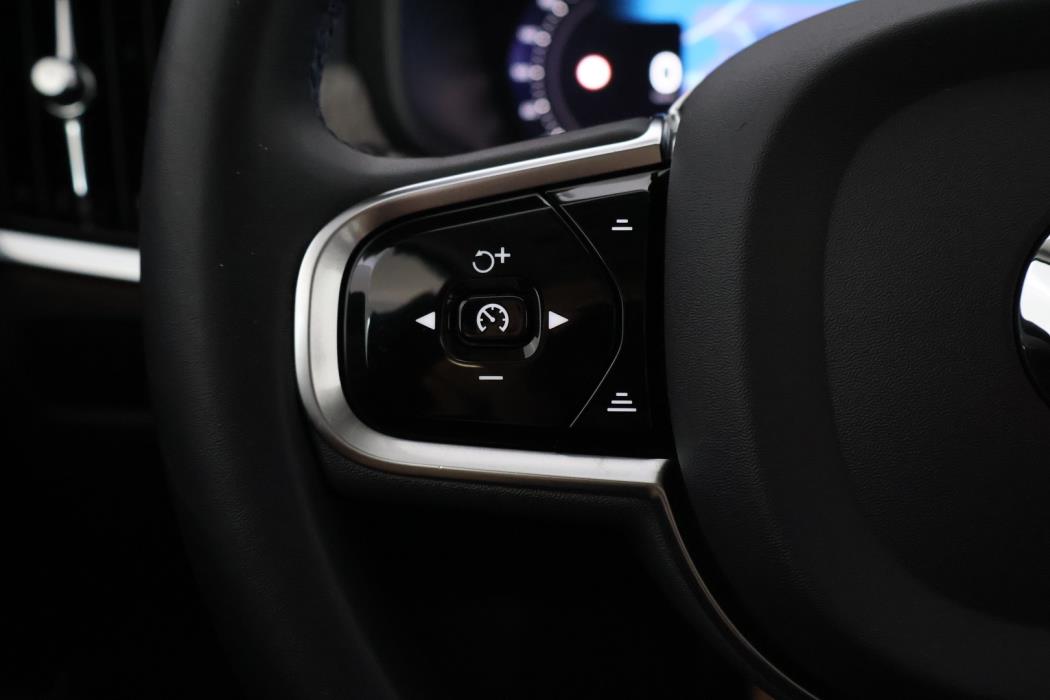 VOLVO V90 2023