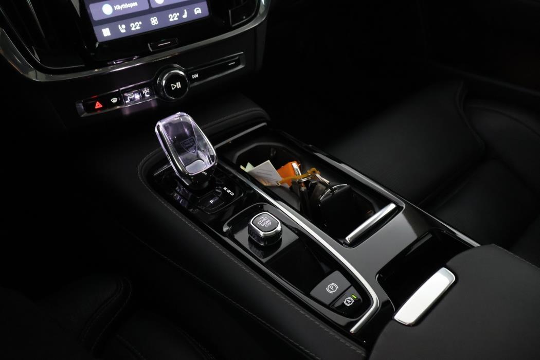 VOLVO V90 2023