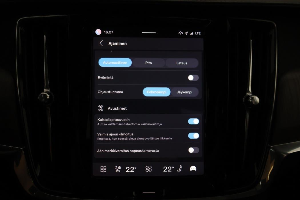 VOLVO V90 2023