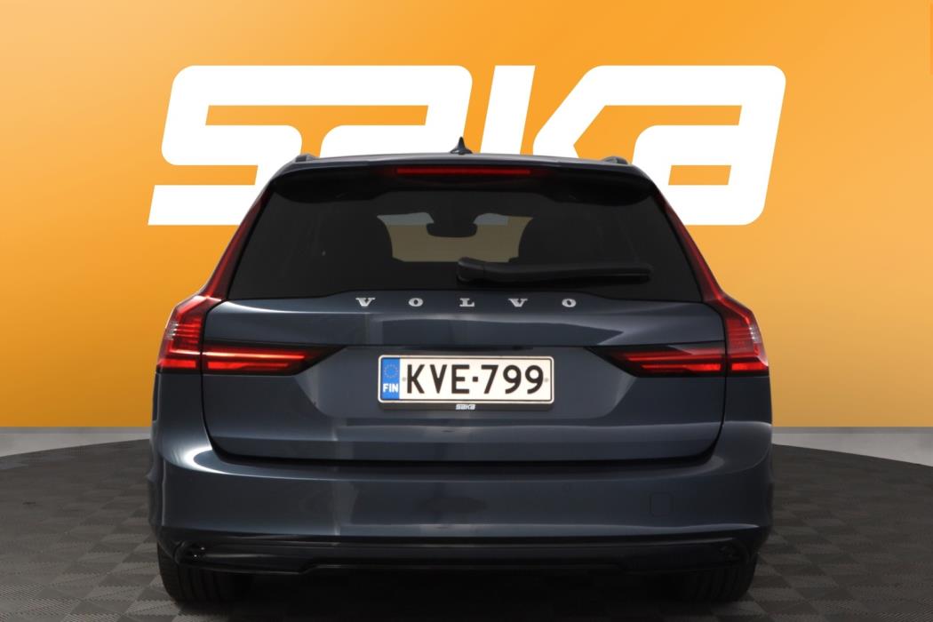 VOLVO V90 2023