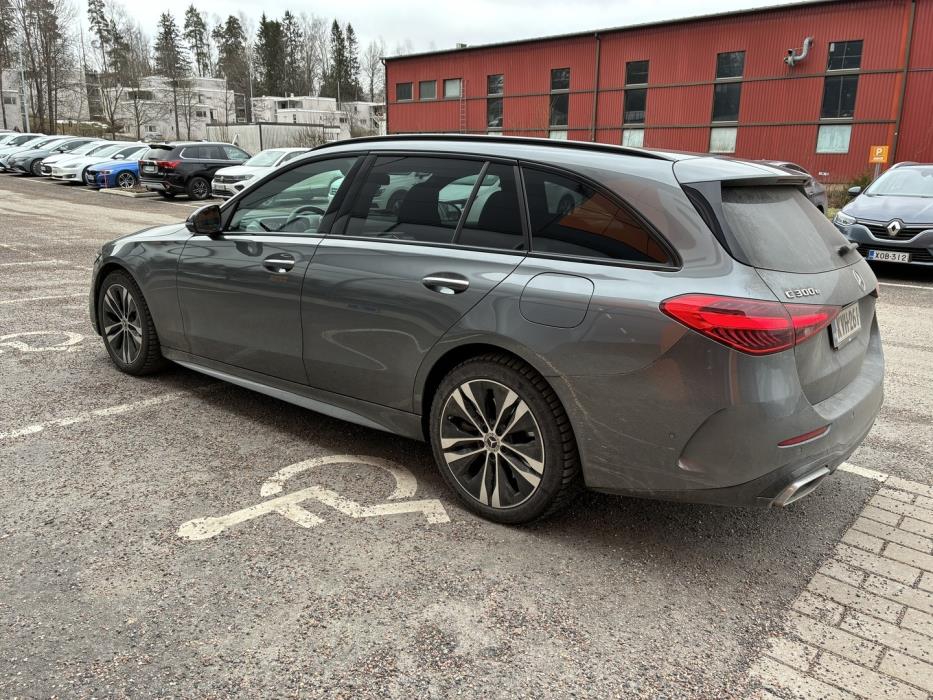 MERCEDES-BENZ C 2022