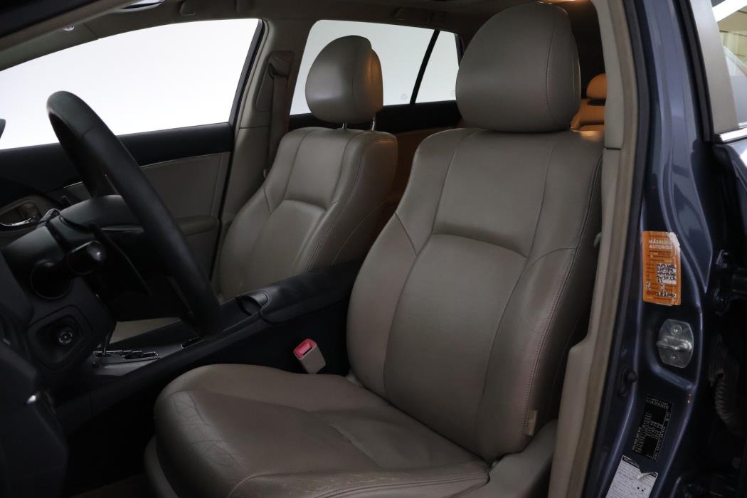 TOYOTA Avensis 2010