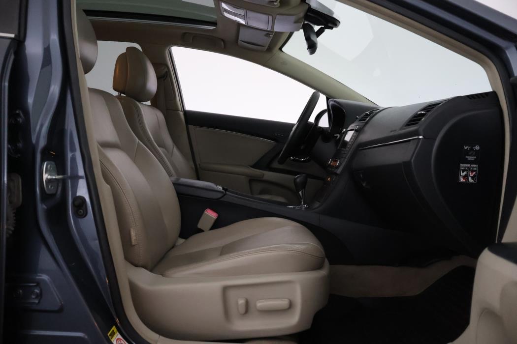 TOYOTA Avensis 2010
