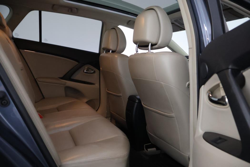 TOYOTA Avensis 2010