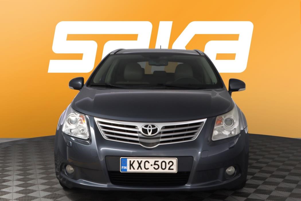 TOYOTA Avensis 2010