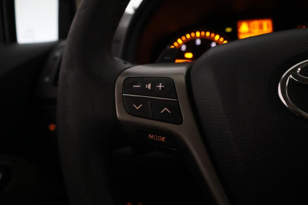 TOYOTA Avensis 2010