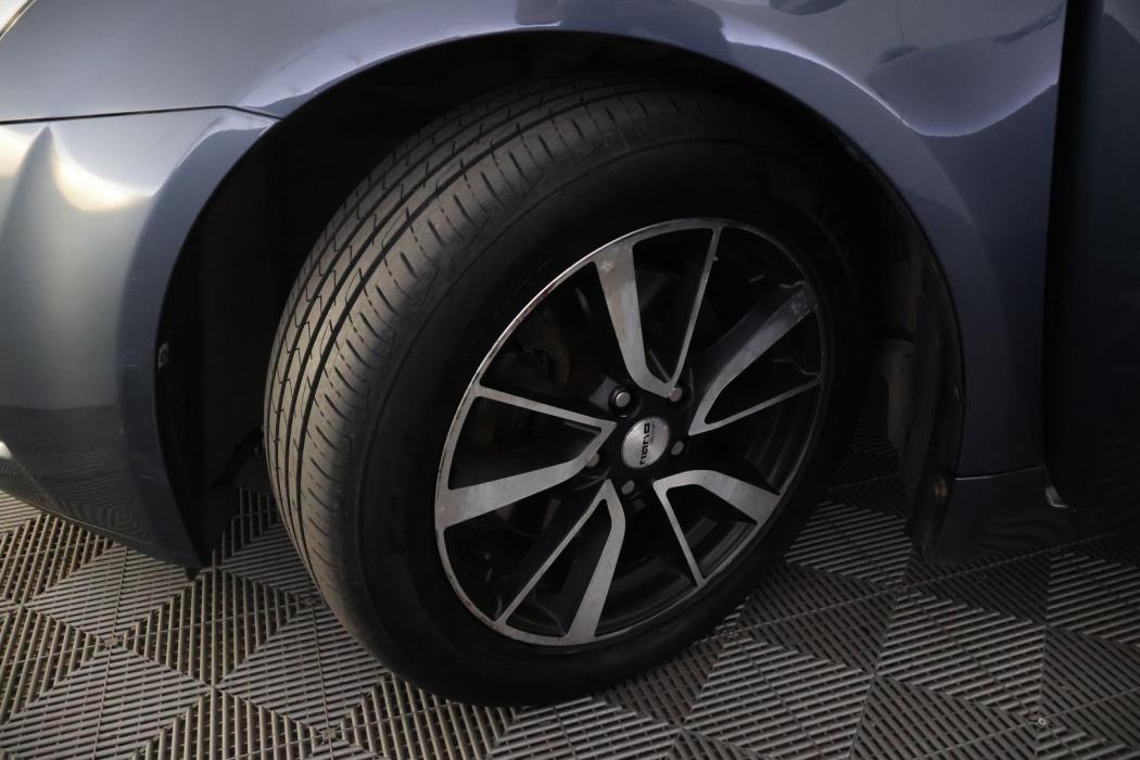 TOYOTA Avensis 2010