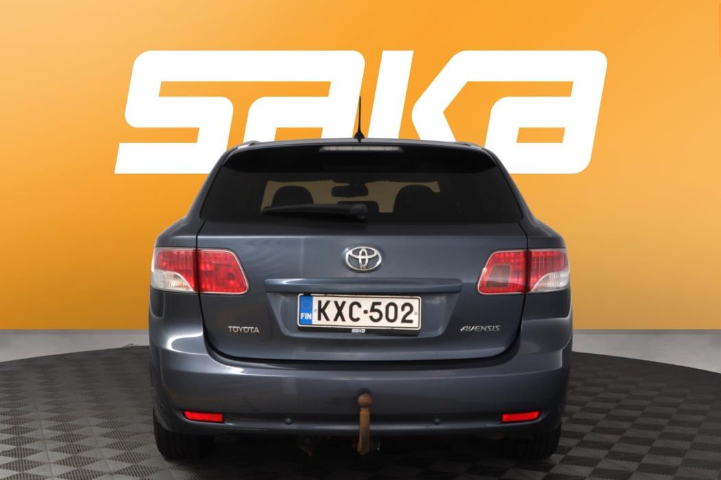 TOYOTA Avensis 2010