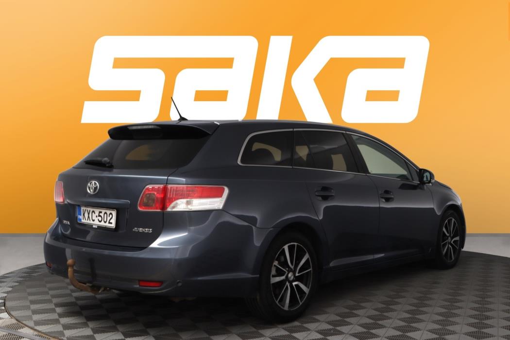 TOYOTA Avensis 2010