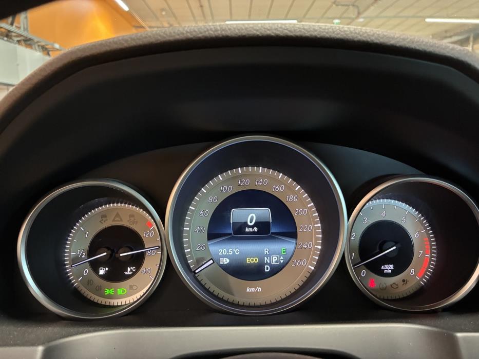 MERCEDES-BENZ E 2015