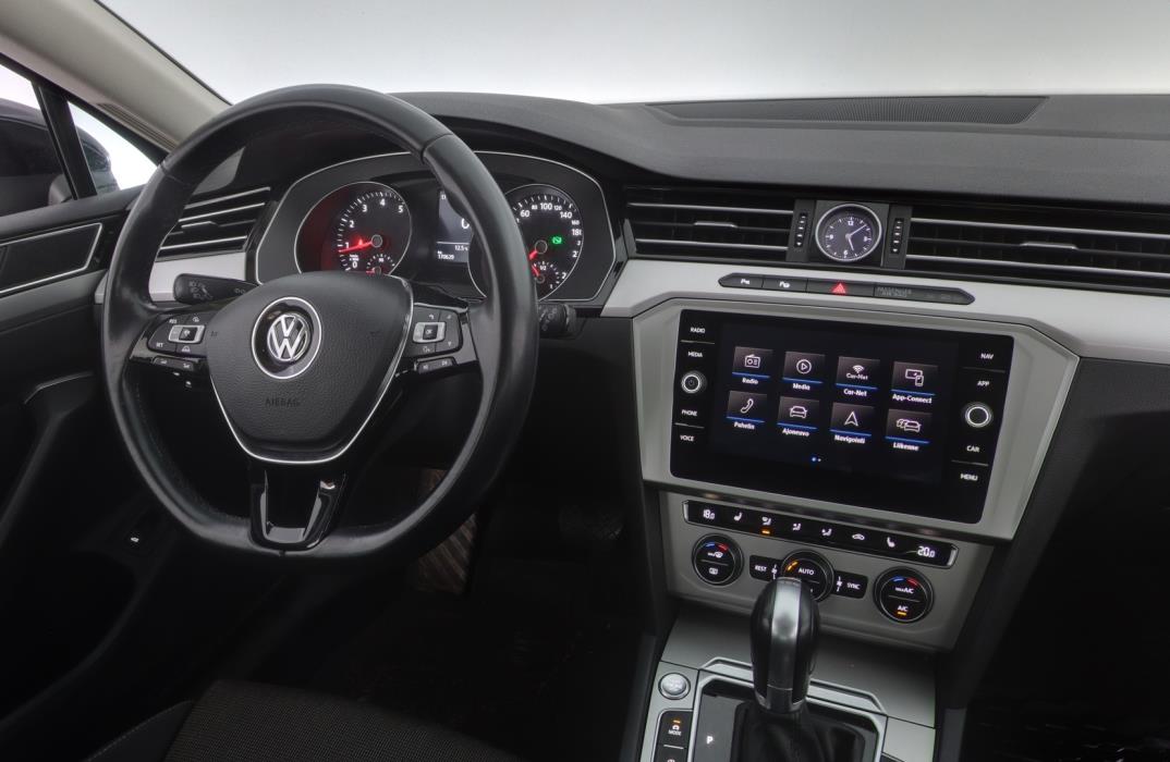 VOLKSWAGEN Passat 2018