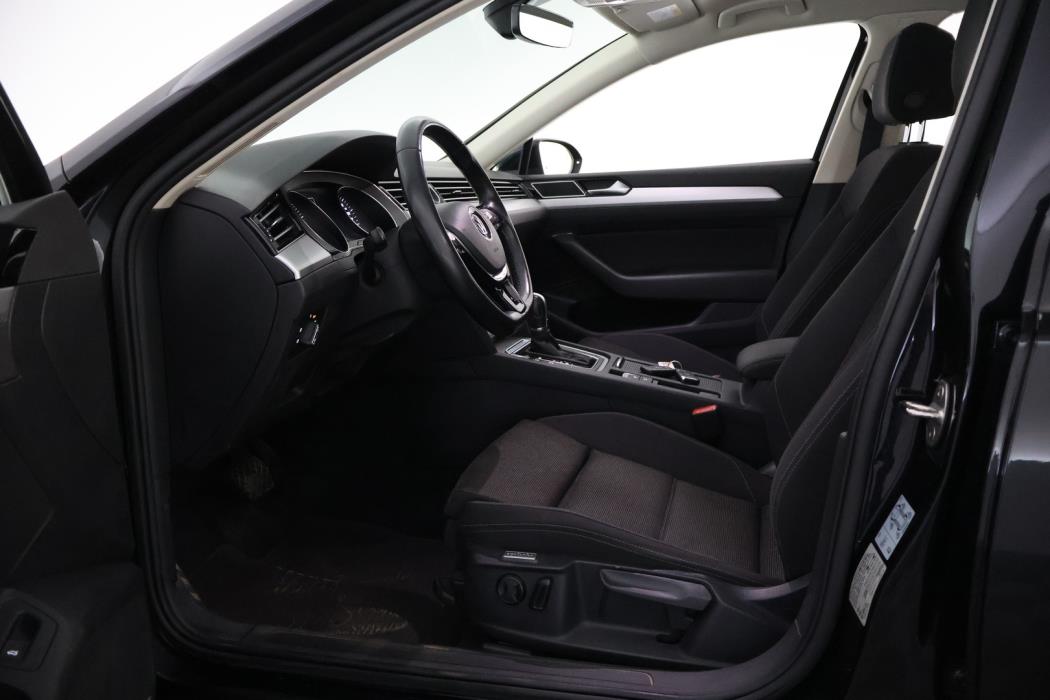 VOLKSWAGEN Passat 2018