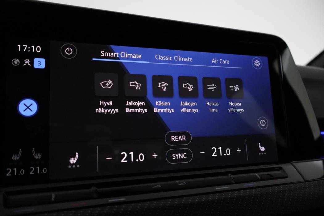 VOLKSWAGEN Golf 2023