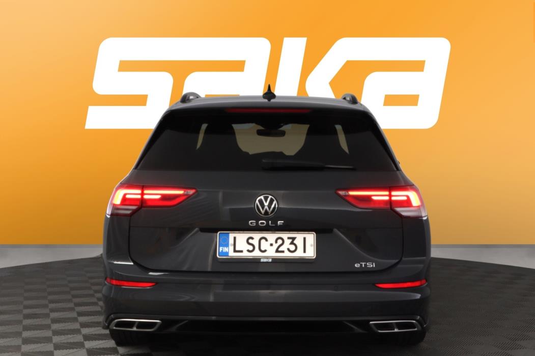 VOLKSWAGEN Golf 2023