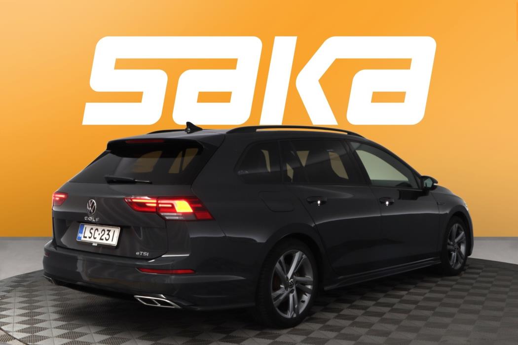 VOLKSWAGEN Golf 2023