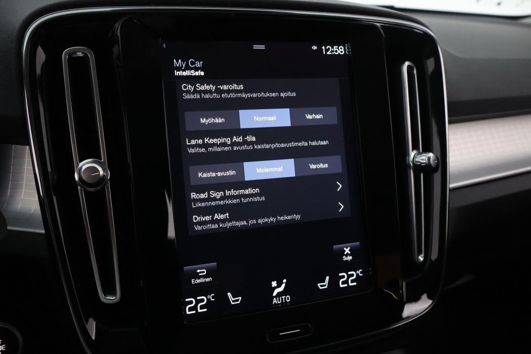VOLVO XC40 2020