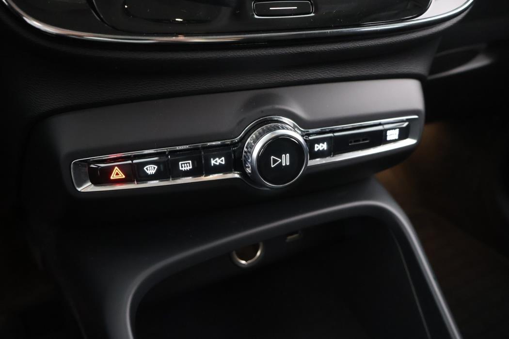 VOLVO XC40 2020