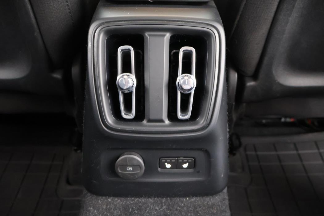 VOLVO XC40 2020