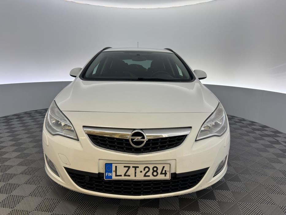 OPEL Astra 2012