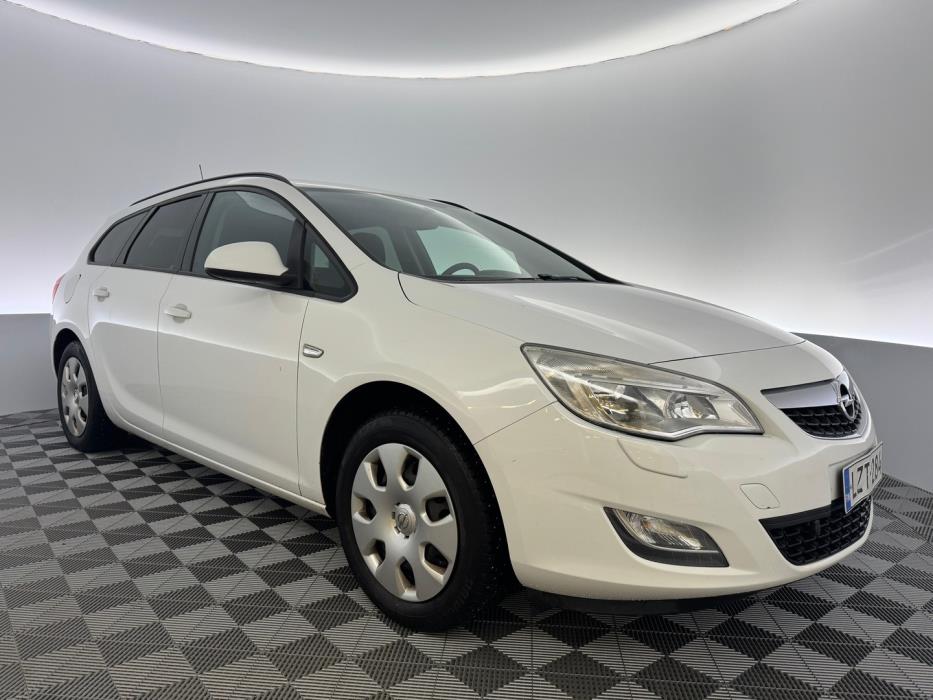 OPEL Astra 2012