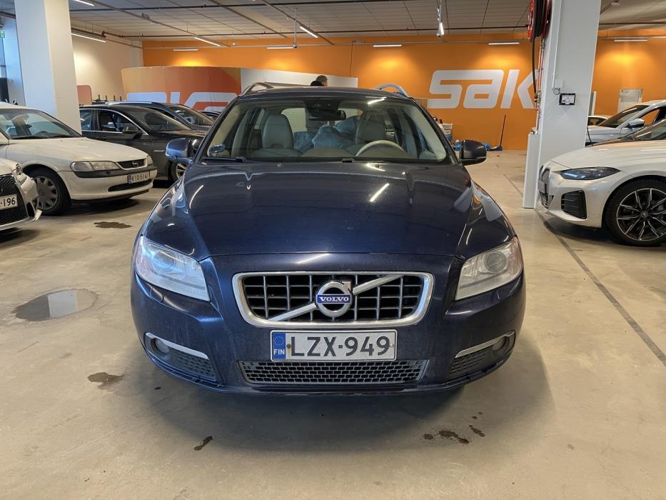 VOLVO V70 2012