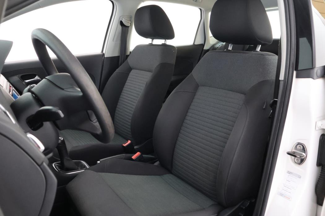 VOLKSWAGEN Polo 2010