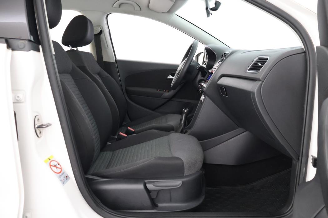 VOLKSWAGEN Polo 2010