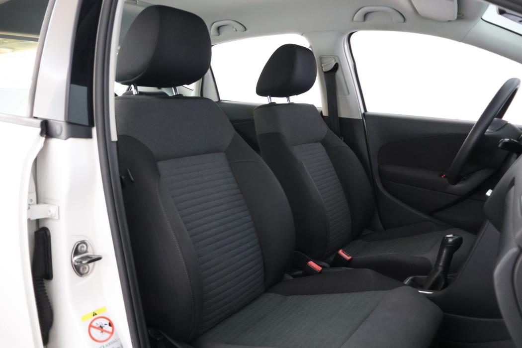 VOLKSWAGEN Polo 2010