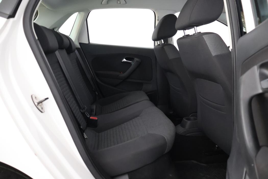 VOLKSWAGEN Polo 2010