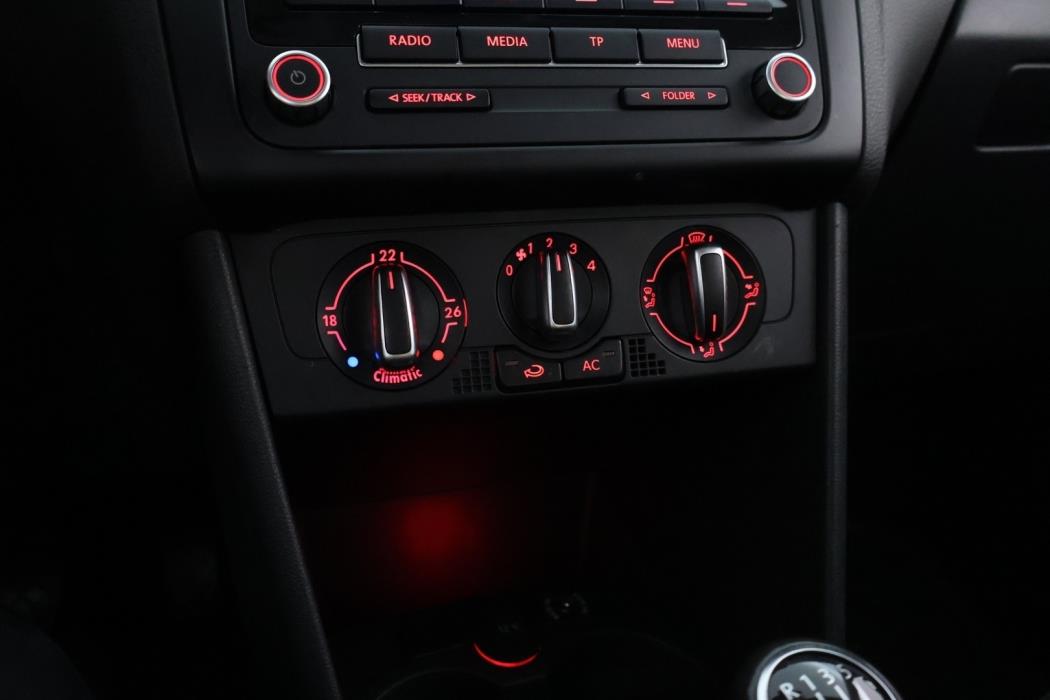 VOLKSWAGEN Polo 2010