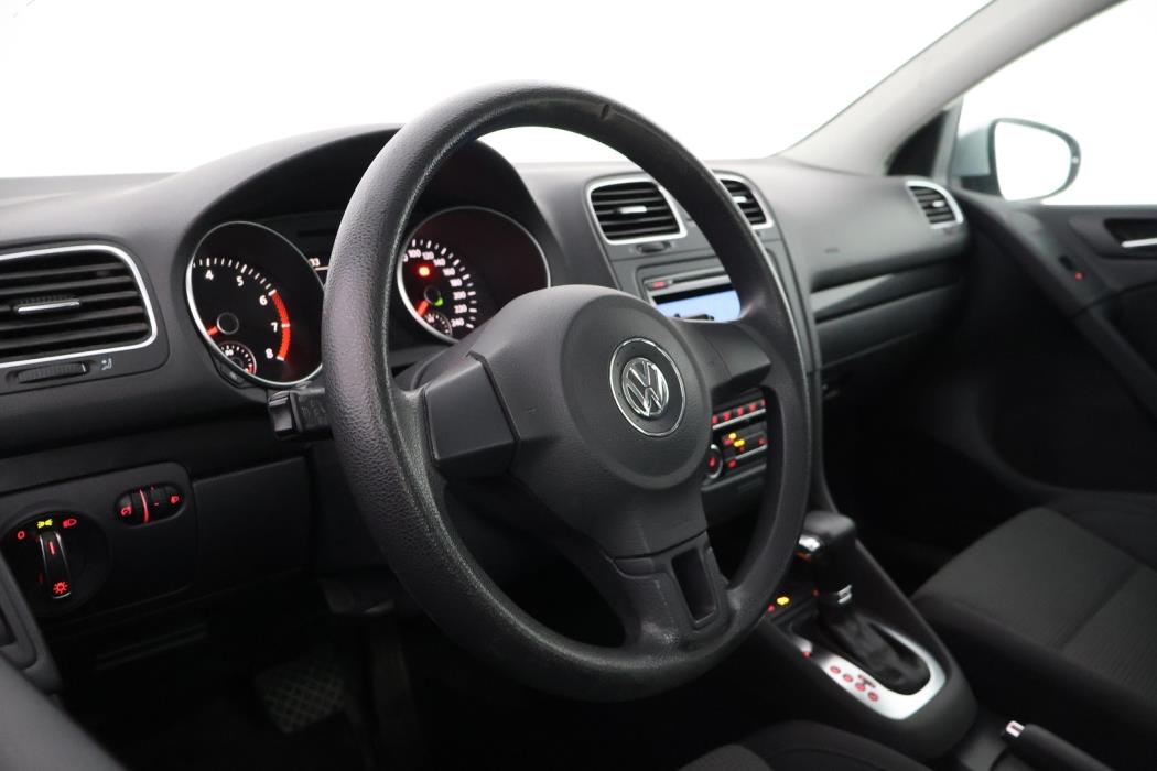 VOLKSWAGEN Golf 2011