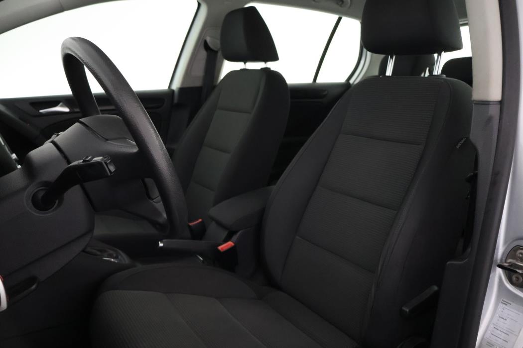 VOLKSWAGEN Golf 2011