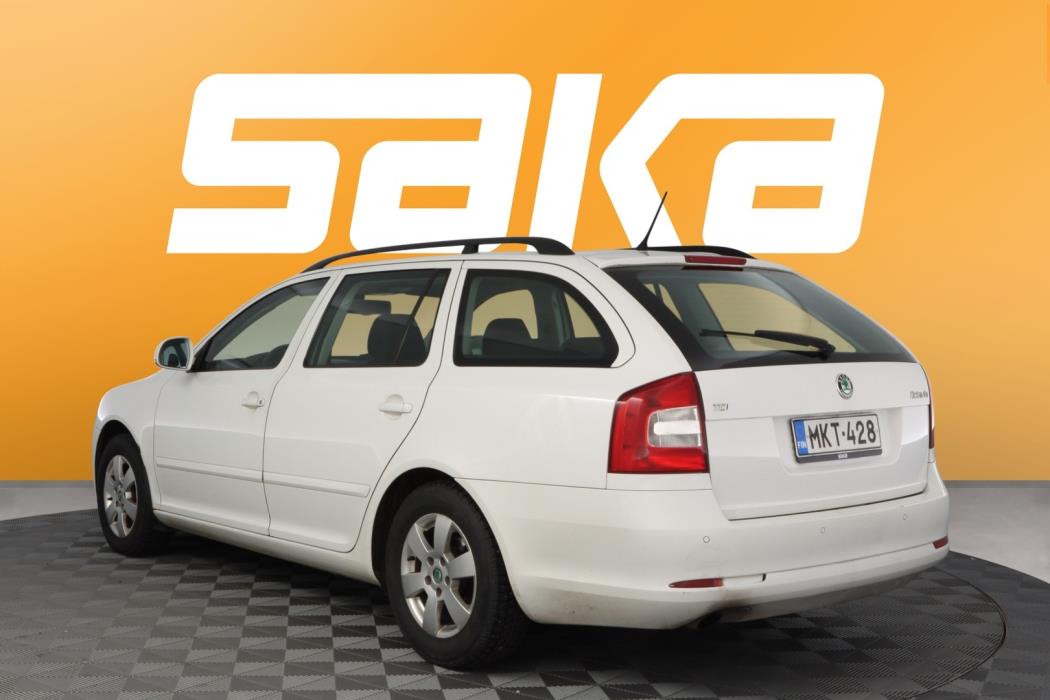 SKODA Octavia 2012