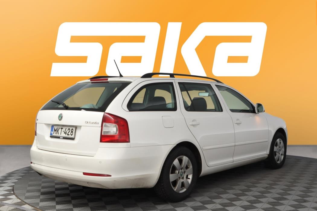 SKODA Octavia 2012