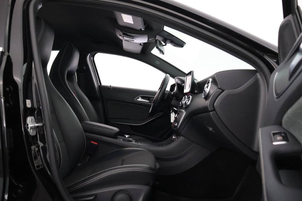 MERCEDES-BENZ A 2016