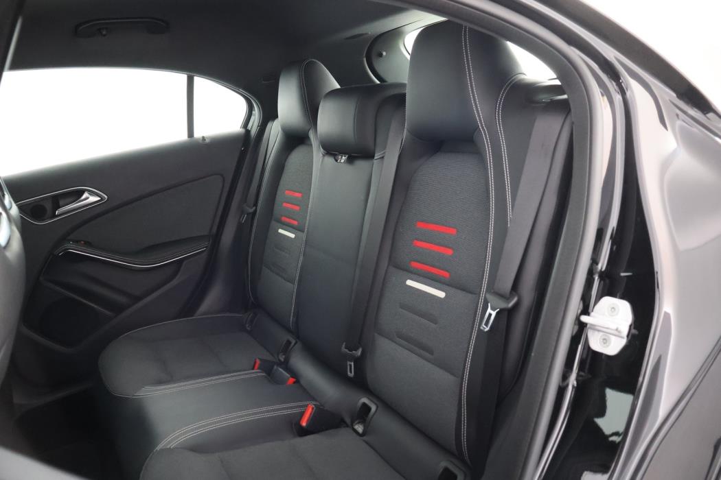 MERCEDES-BENZ A 2016