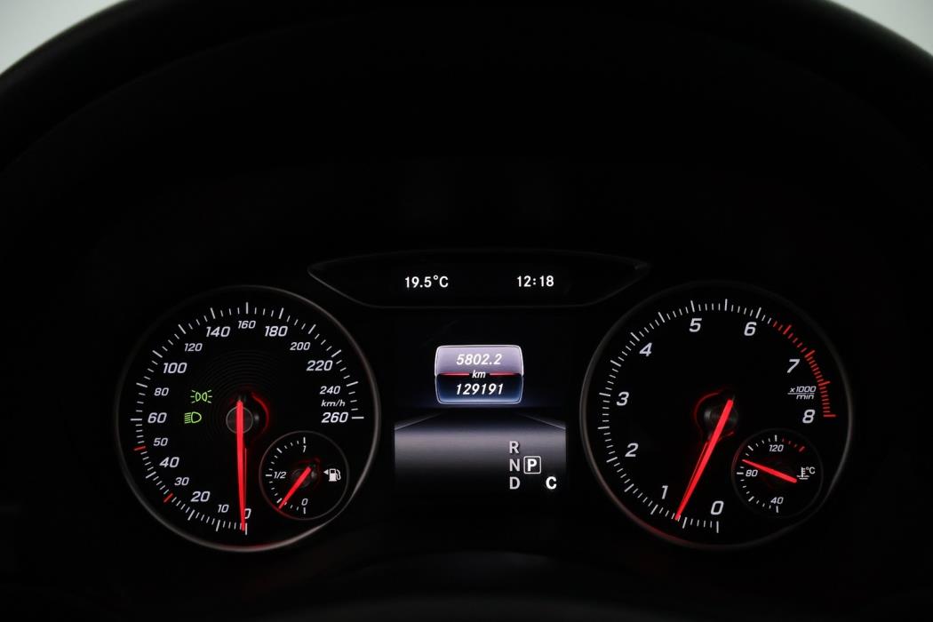 MERCEDES-BENZ A 2016