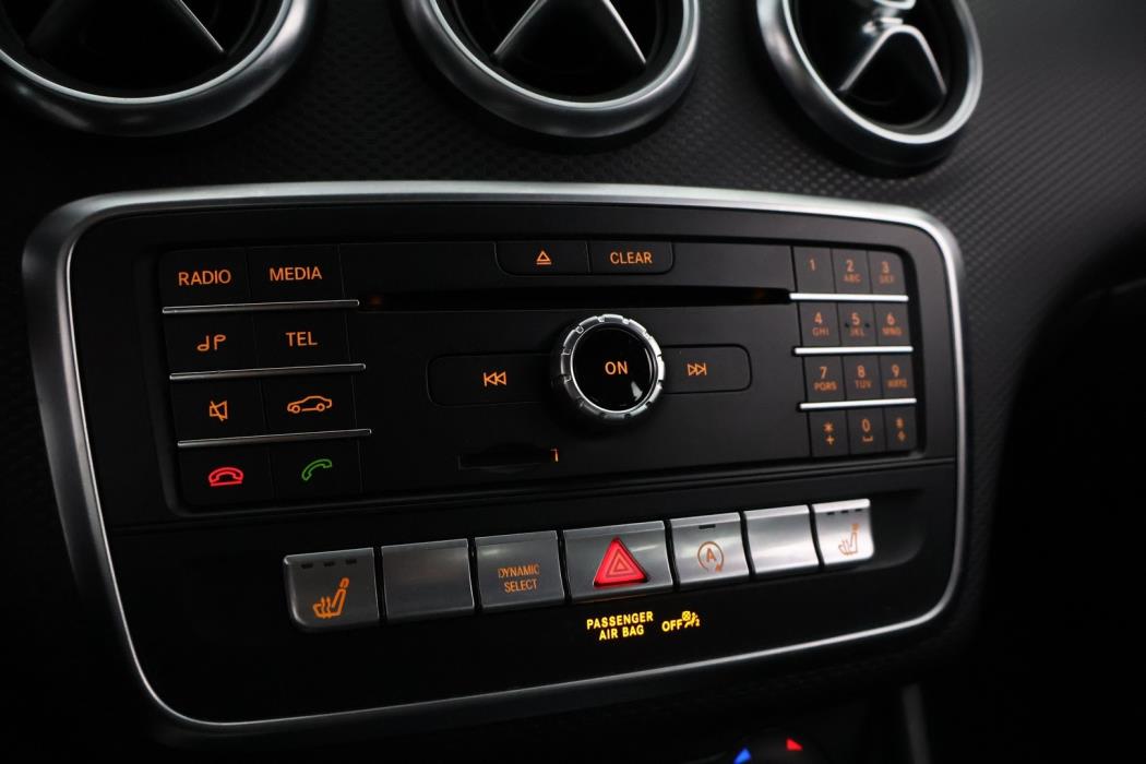 MERCEDES-BENZ A 2016