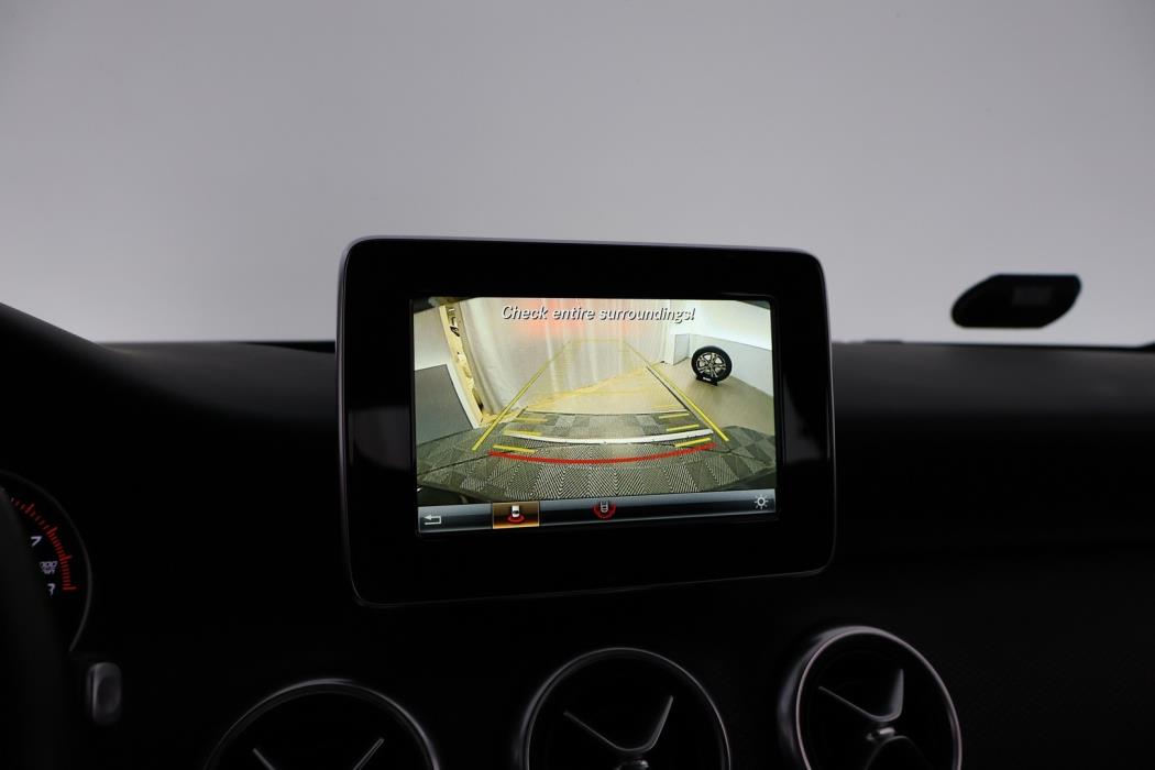 MERCEDES-BENZ A 2016