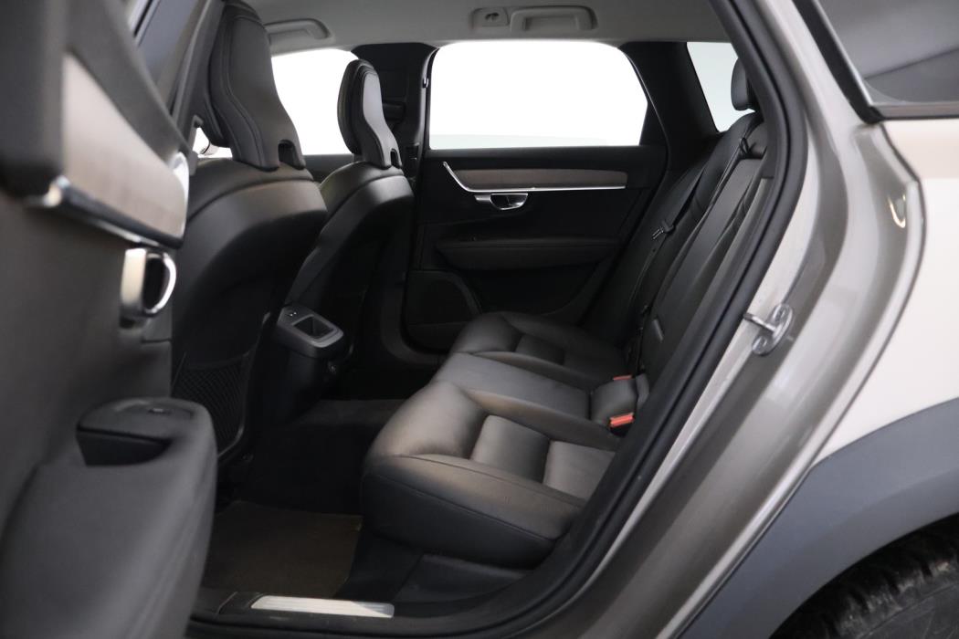 VOLVO V90 Cross Country 2022