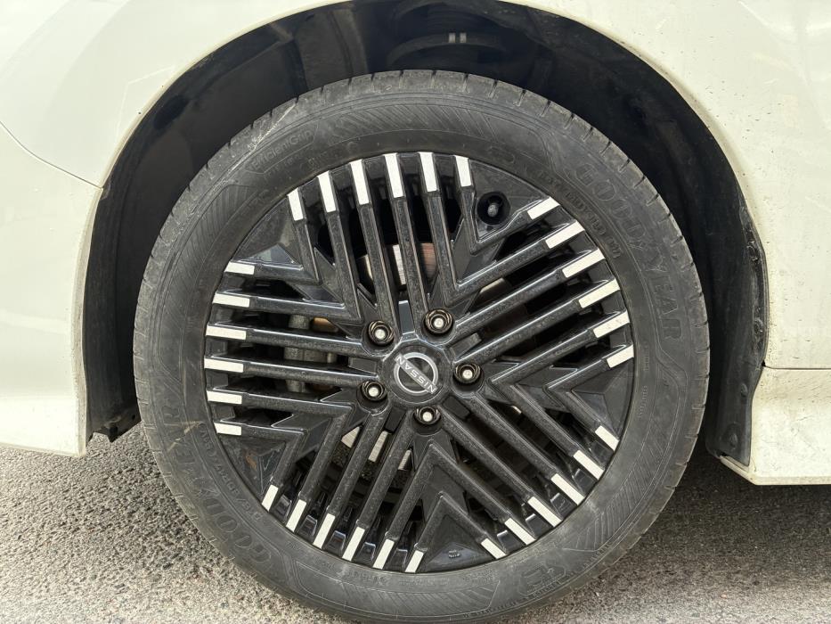 NISSAN Leaf 2023