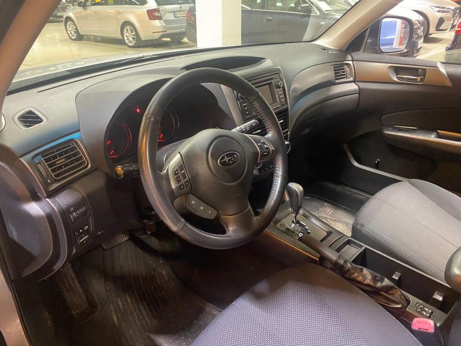 SUBARU Forester 2011